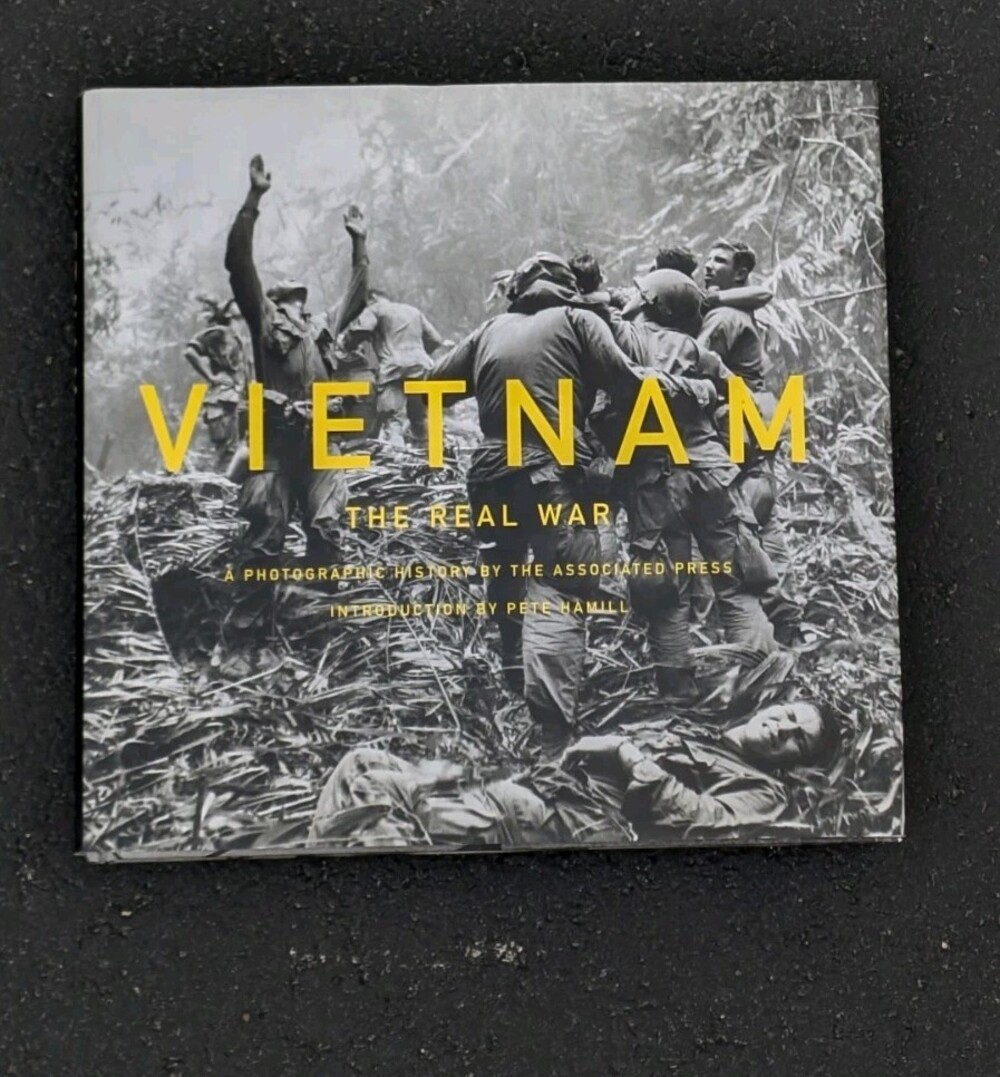 Vietnam: The Real War: A Photographic History by the Associated Press